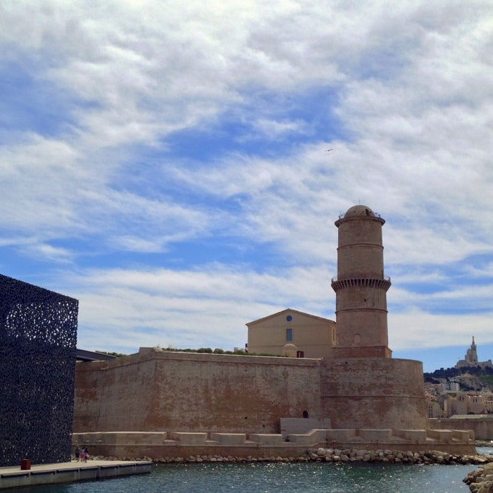 Le Lancement -- The Launch